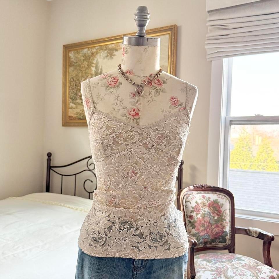 Xxi Cream Lace Fitted Tank Size Medium
